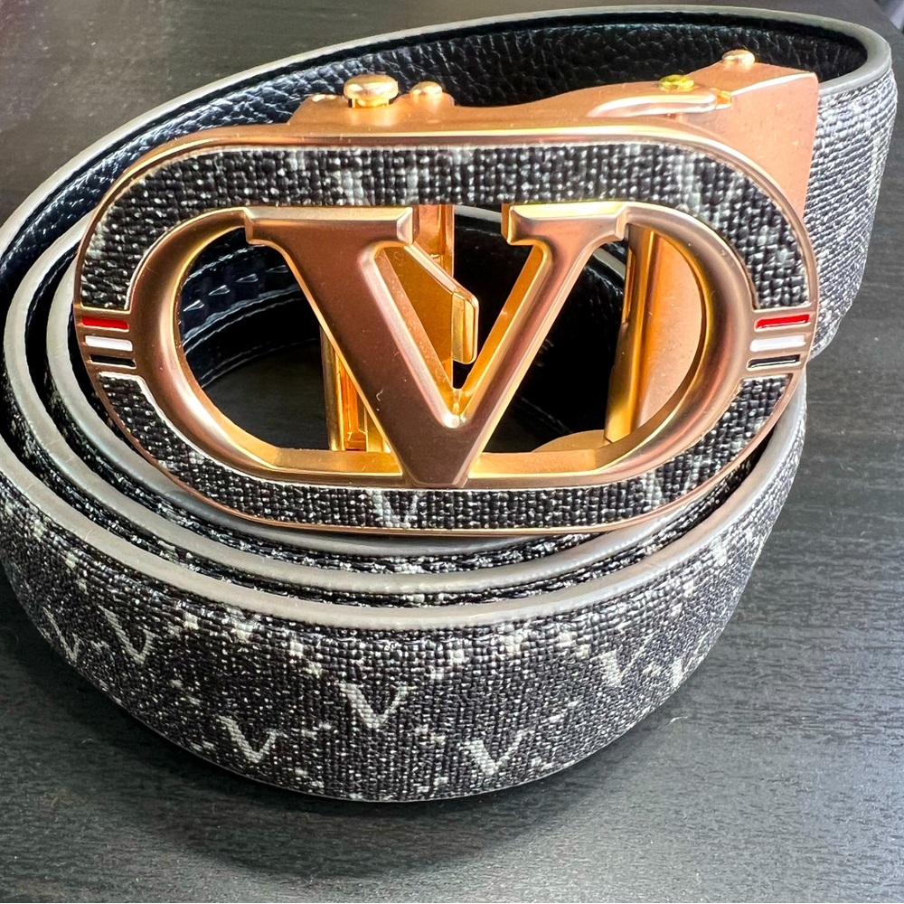 Men belt 
Fashionable
